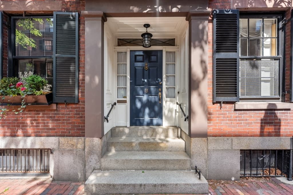 Single Family Residence at 13 West Cedar St, Boston MA 02108, photo 40 of 41
