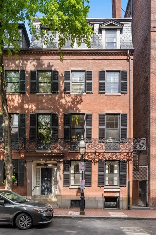 Single Family Residence at 13 West Cedar St, Boston MA 02108, photo 39 of 41
