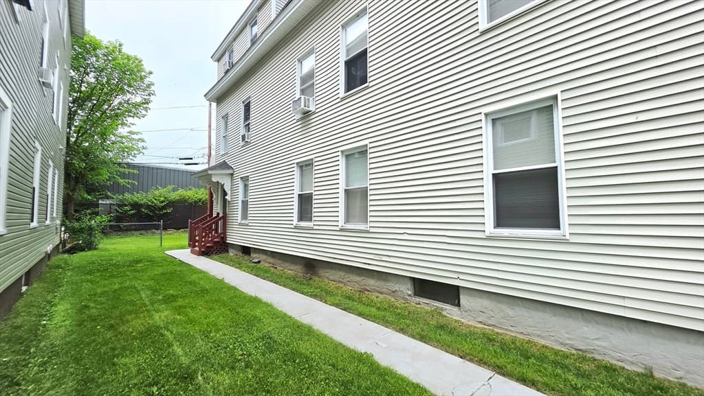 16 Bellevue St, Worcester MA 01609 photo 4