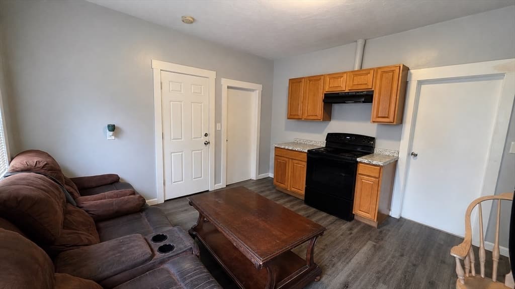 16 W Oberlin St, Worcester MA 01610 photo 4