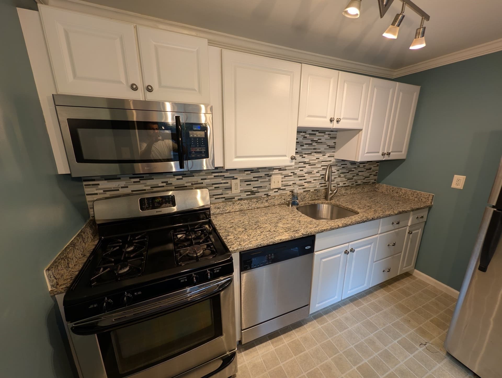 Condominium at 233 Meeting House Path # 233, Ashland MA 01721, photo 9 of 33