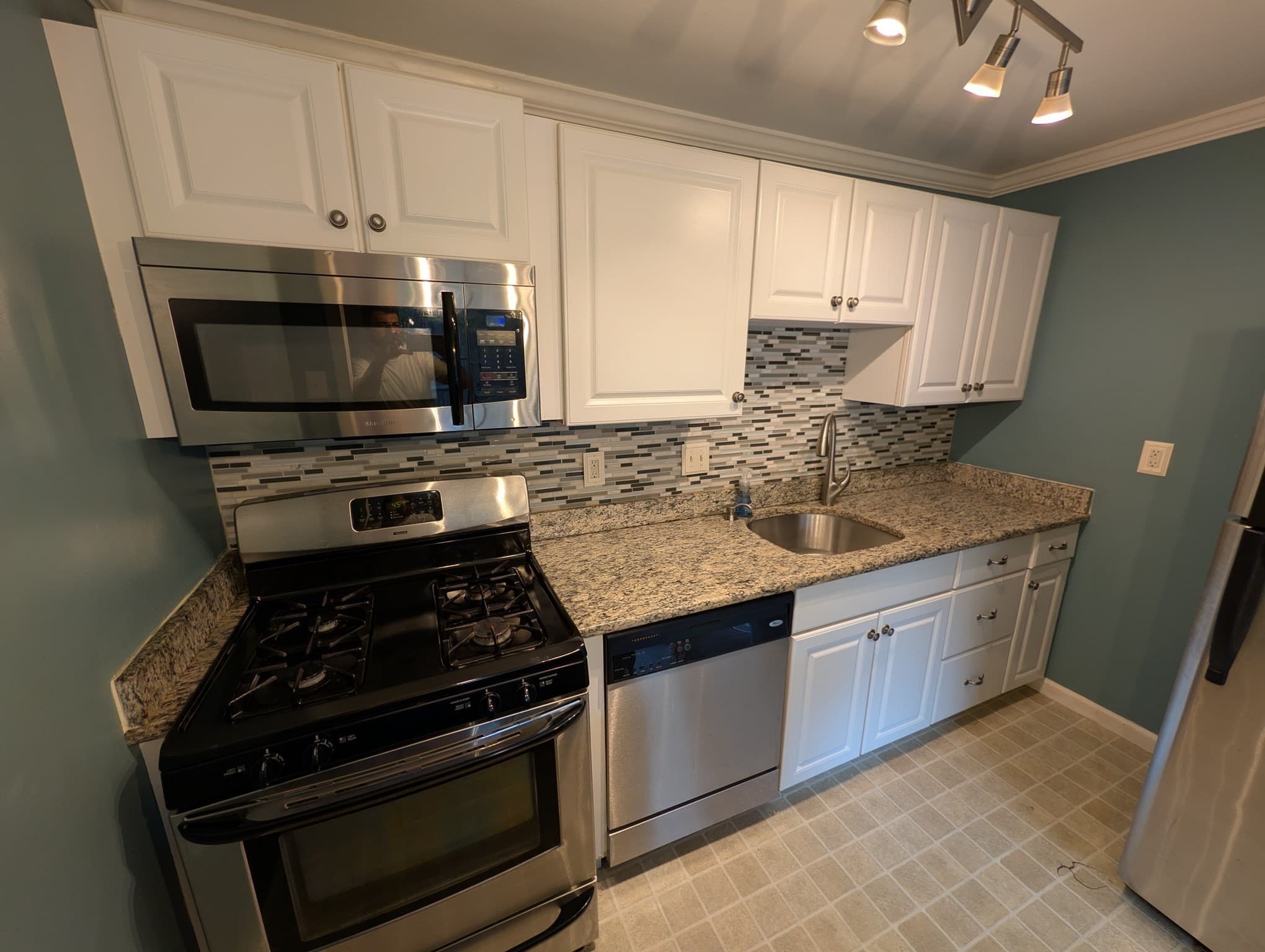 Condominium at 233 Meeting House Path # 233, Ashland MA 01721, Ashland, photo 9 of 33
