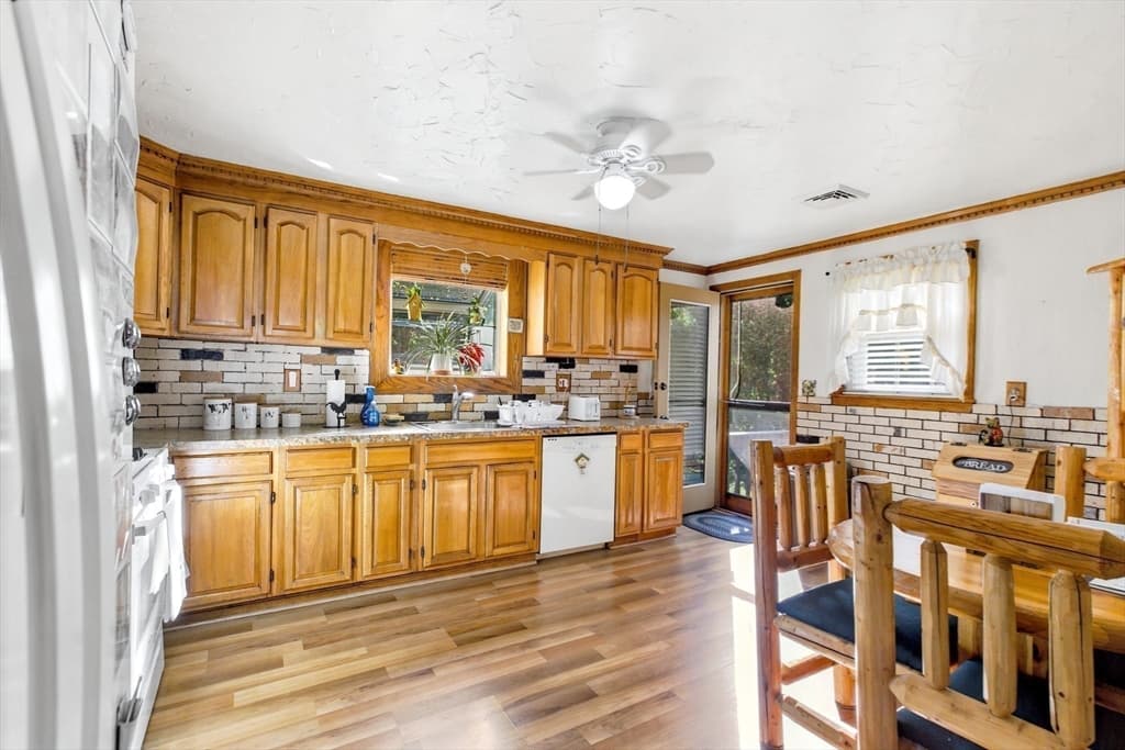 33 Quincy St, Holbrook MA 02343 photo 22