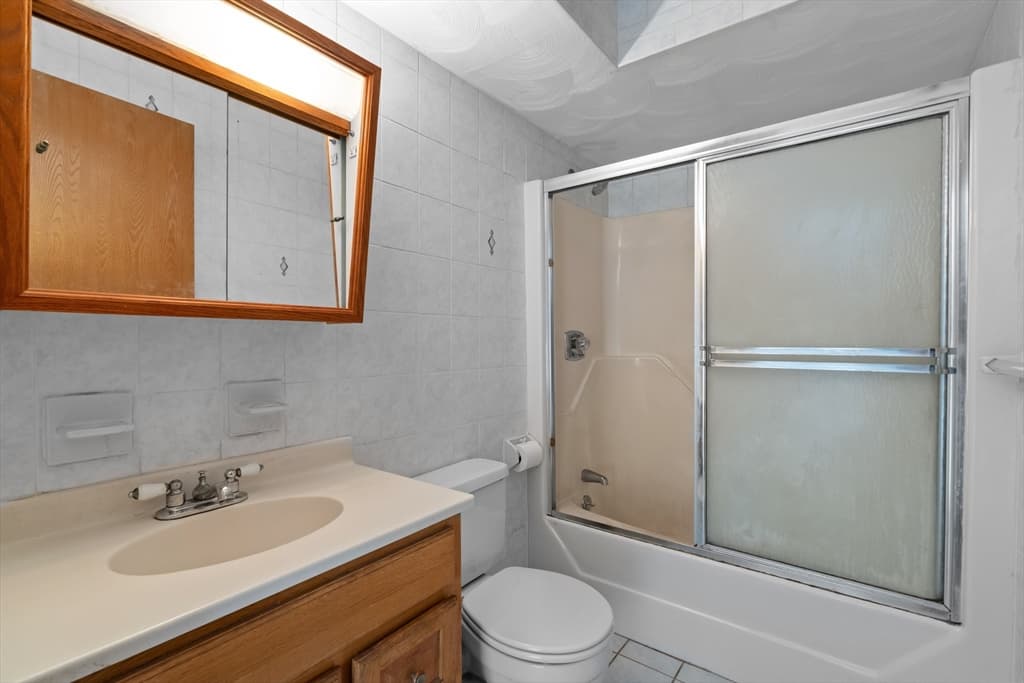 Condominium at 70 North Court # f, Fall River MA 02720, Fall River, photo 13 of 20