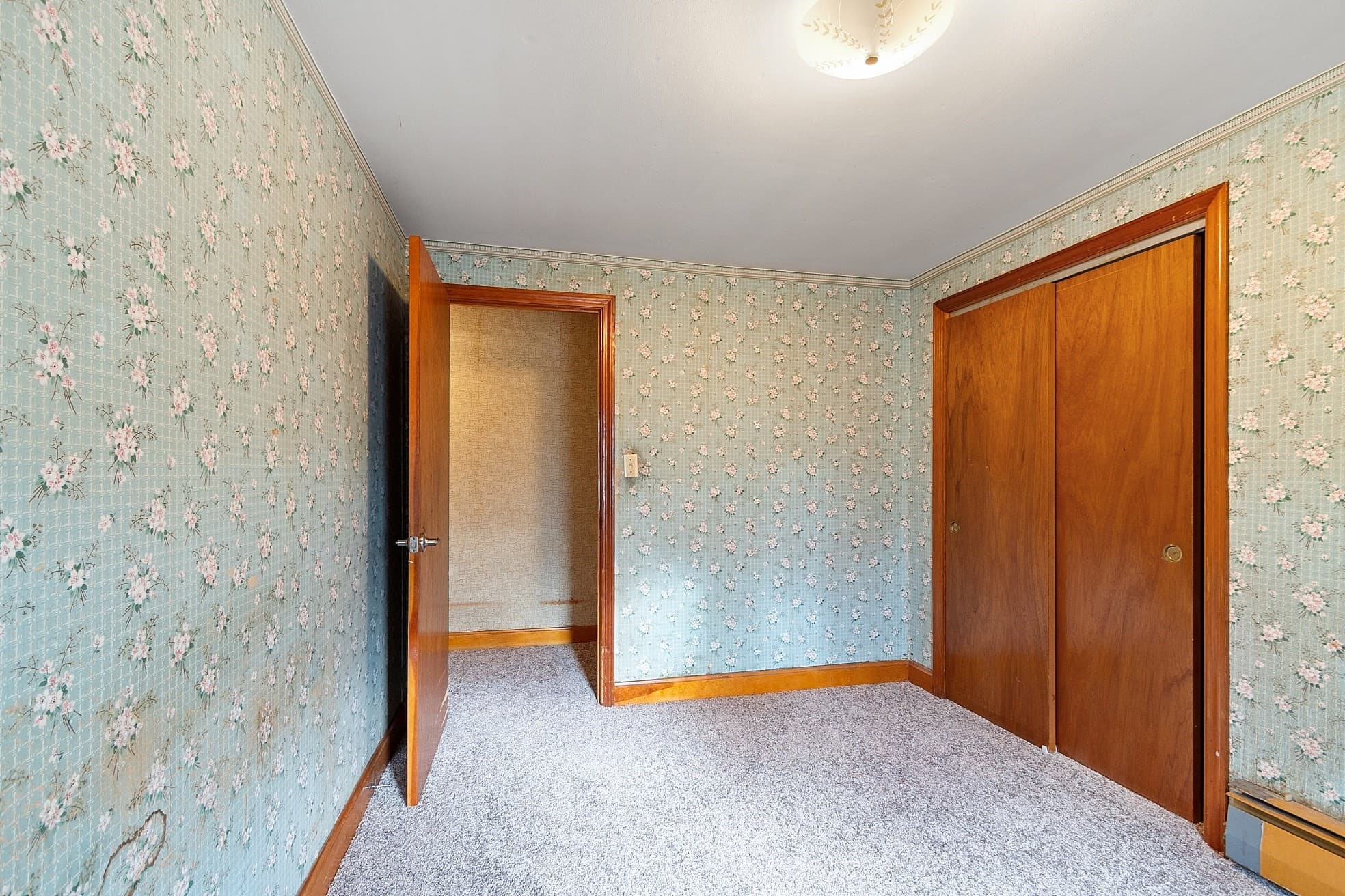 Single Family Residence at 1064 Lakeview Ave, Dracut MA 01826, photo 13 of 30
