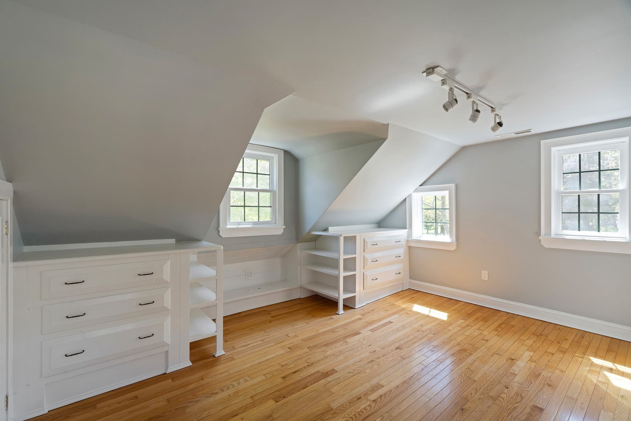 Single Family Residence at 15 Tamarack Lane, Oak Bluffs MA 02557, photo 35 of 42