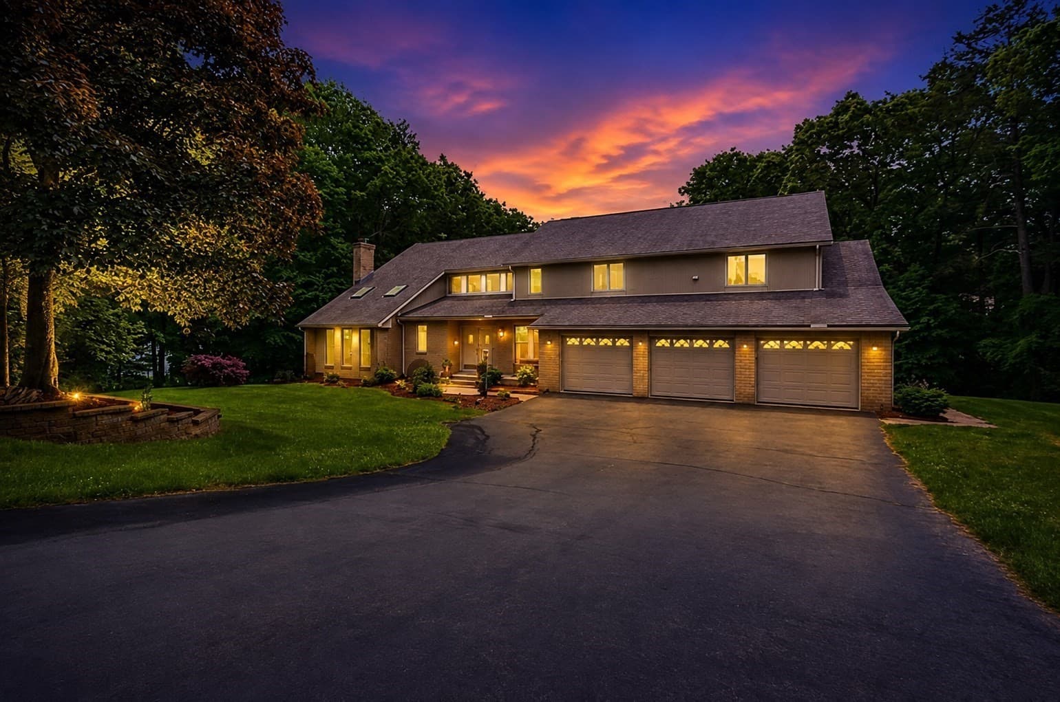 27 Lady Slipper Cir, Westfield MA 01085