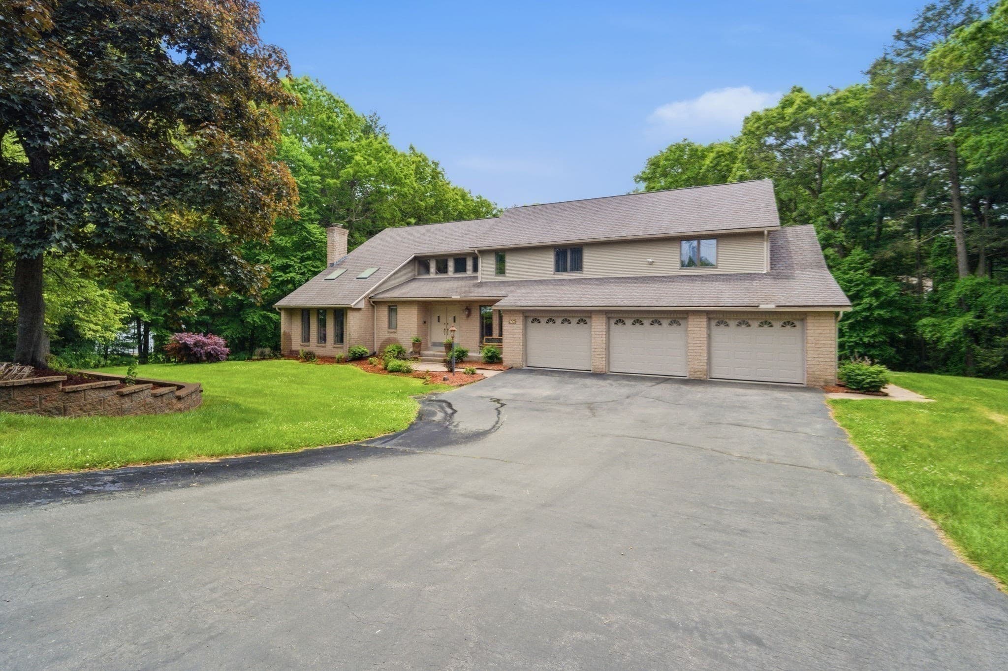 Single Family Residence at 27 Lady Slipper Cir, Westfield MA 01085, photo 8 of 42