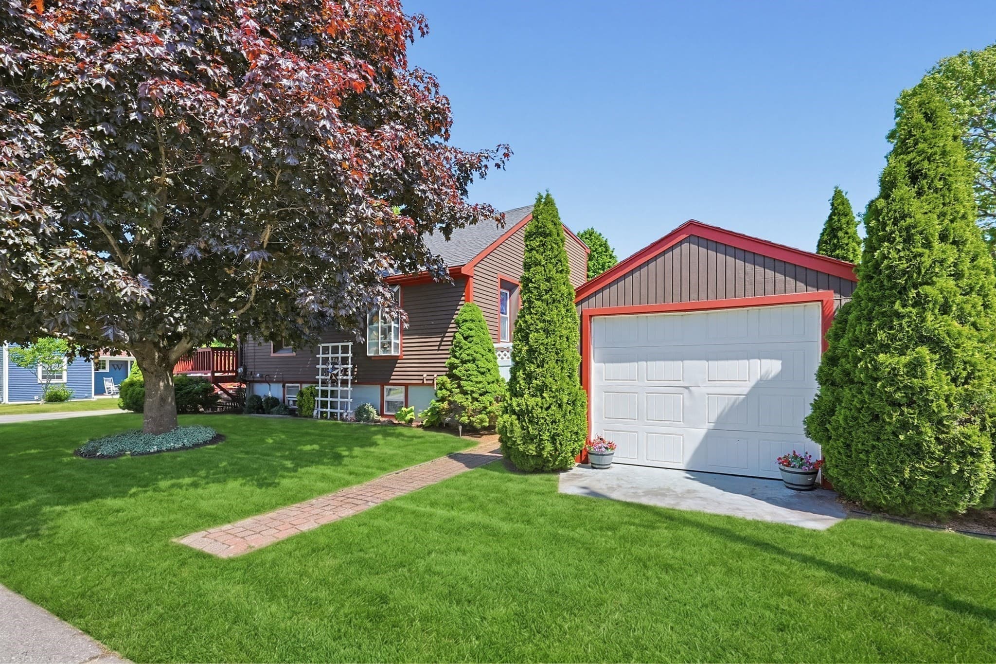 Single Family Residence at 160 Sherman Road, Somerset MA 02726, photo 7 of 34