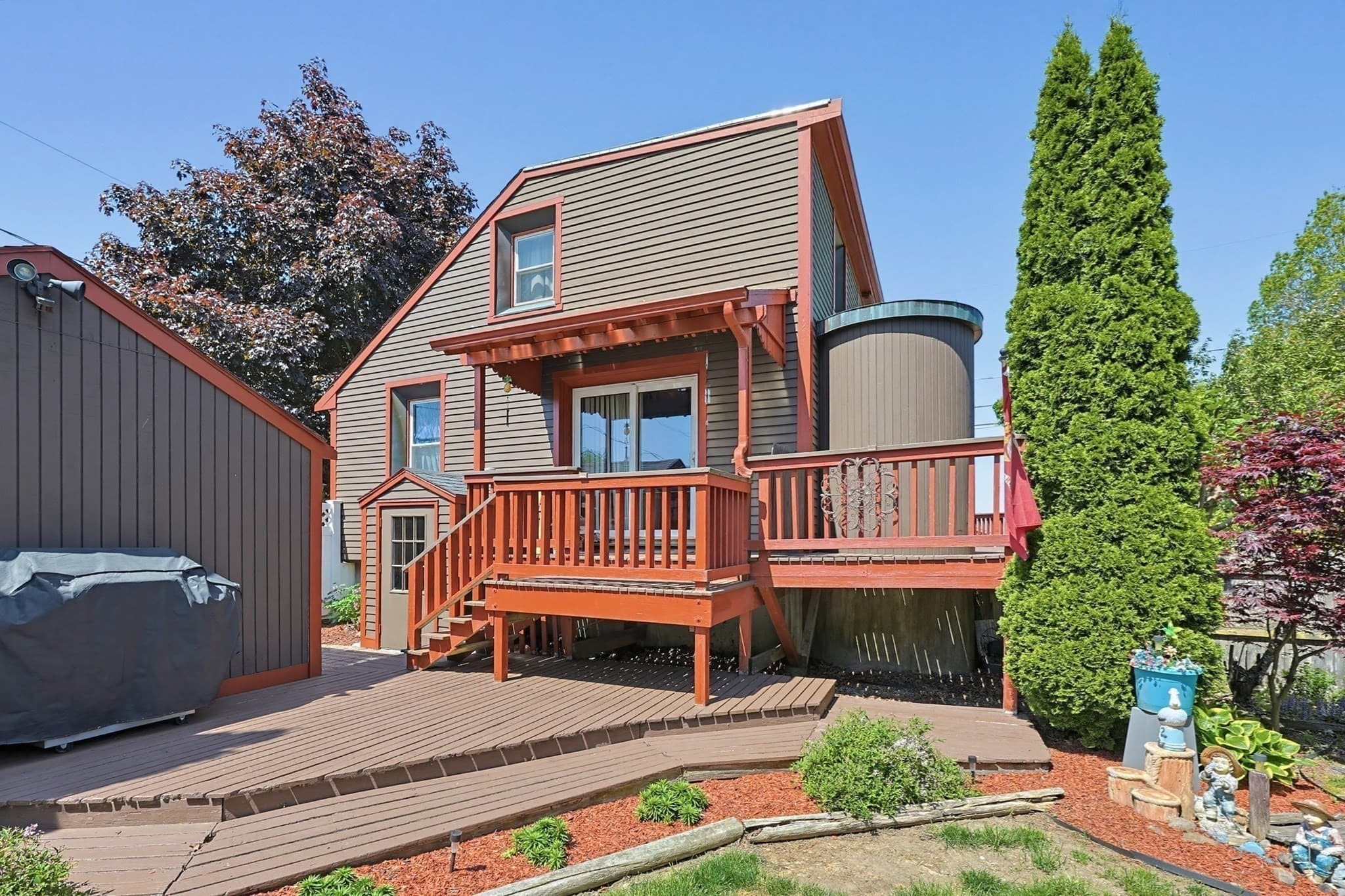 Single Family Residence at 160 Sherman Road, Somerset MA 02726, photo 9 of 34
