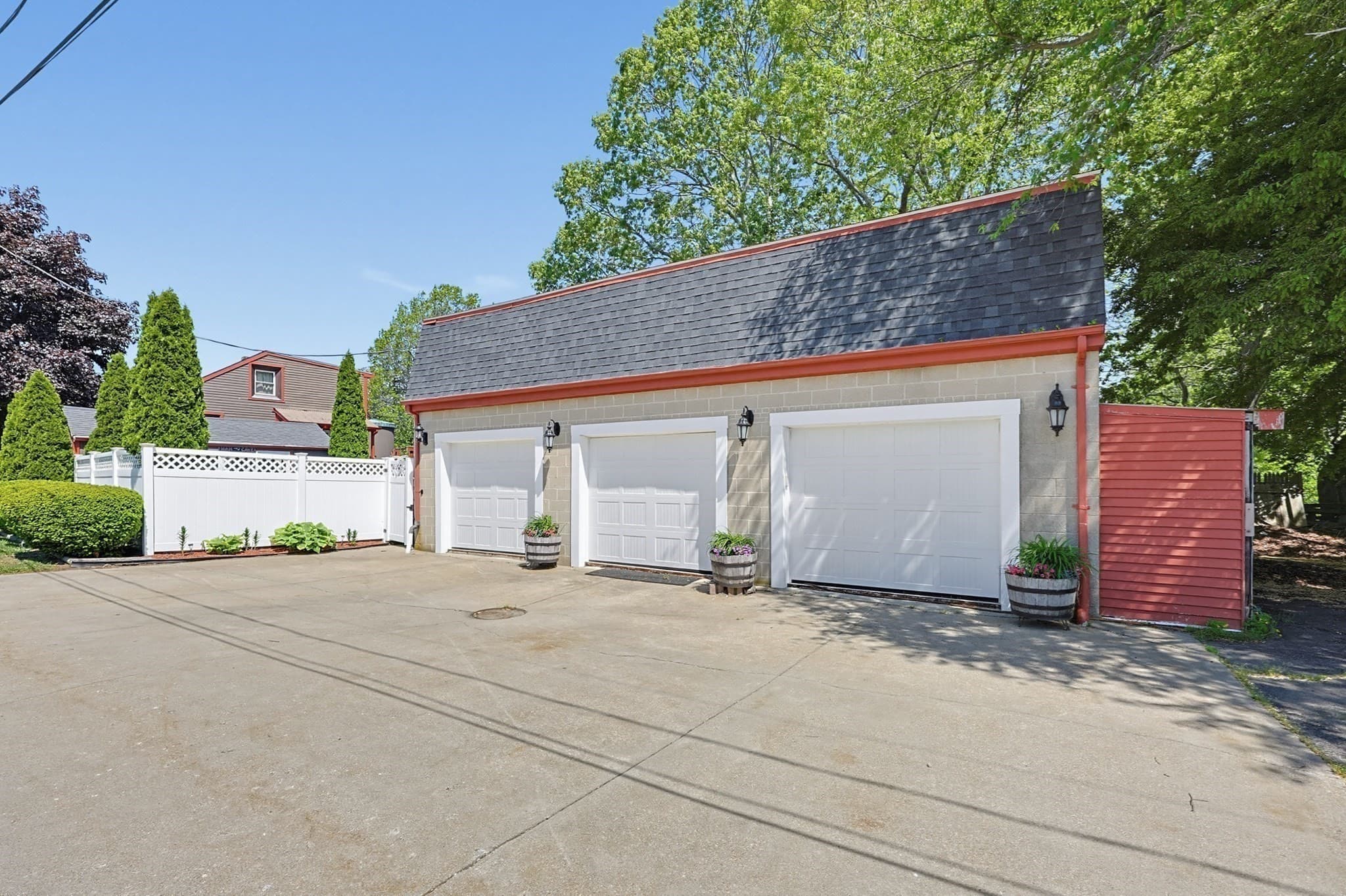 Single Family Residence at 160 Sherman Road, Somerset MA 02726, photo 8 of 34