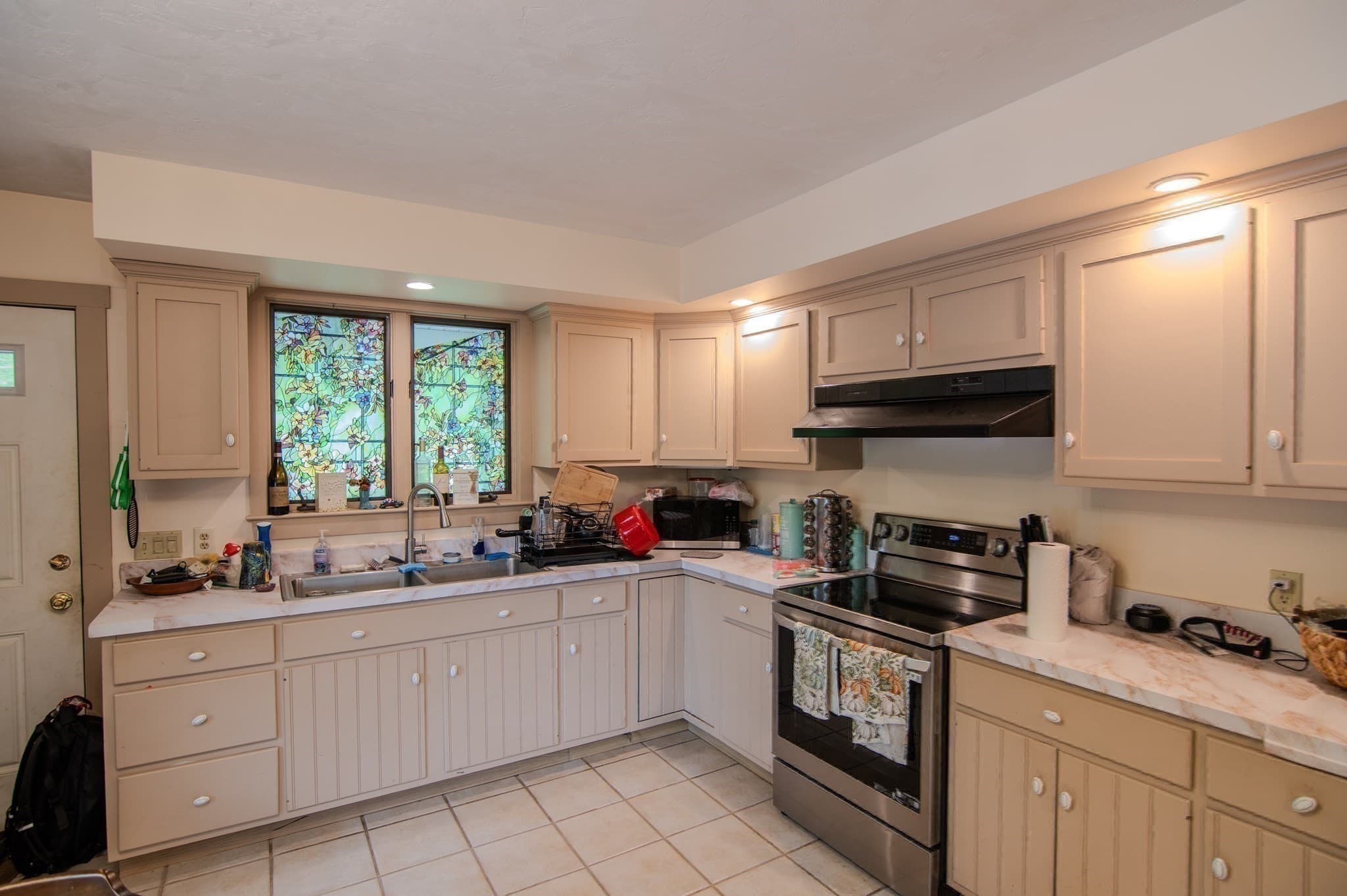 Single Family Residence at 919 Chase Rd, Lunenburg MA 01462, photo 6 of 18