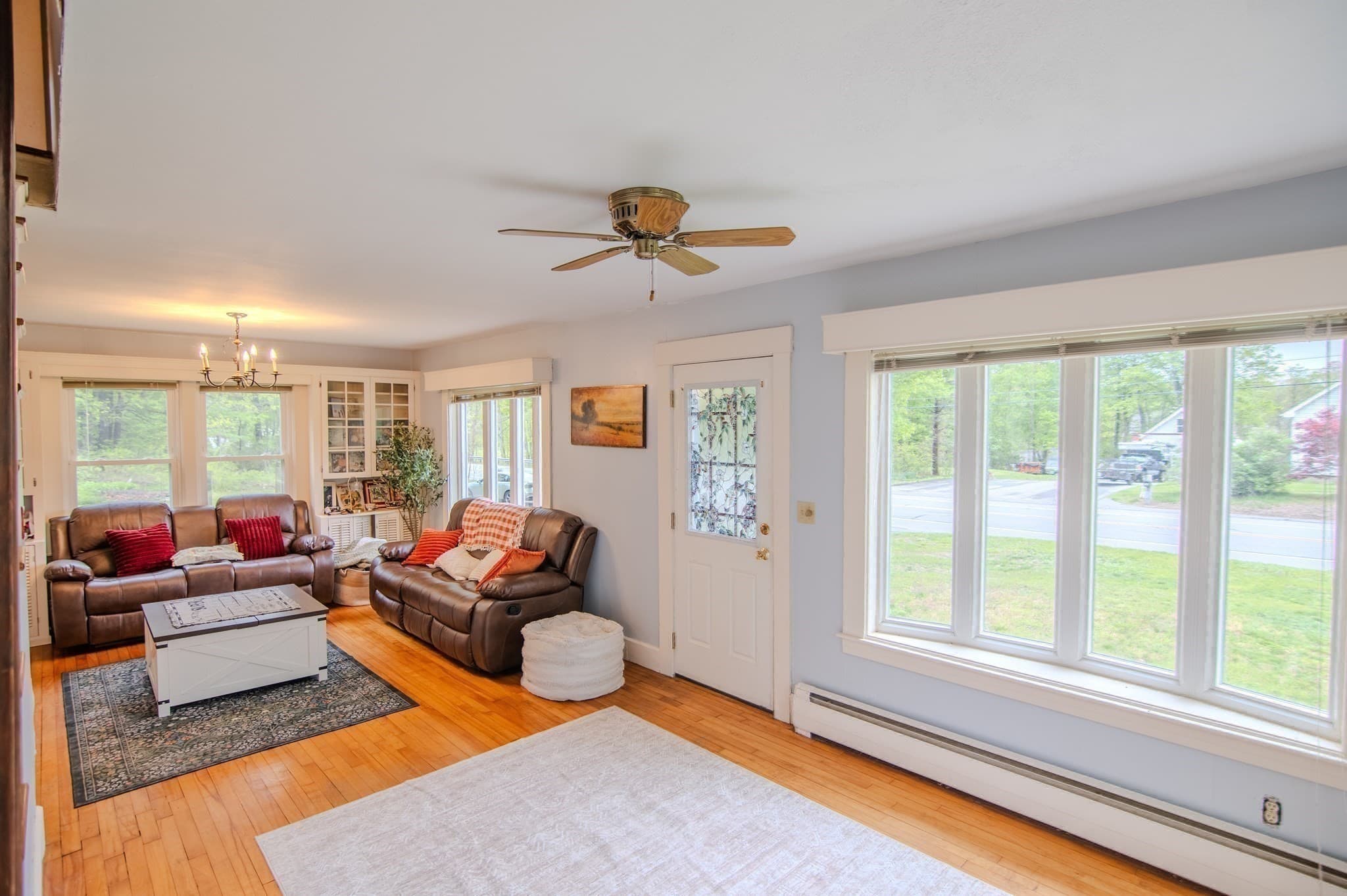 Single Family Residence at 919 Chase Rd, Lunenburg MA 01462, photo 5 of 18