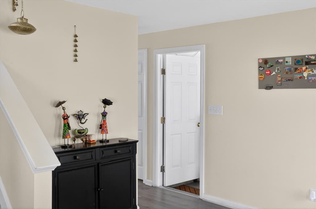 Single Family Residence at 18 Frongillo Farm Rd, Worcester MA 01604, photo 4 of 24