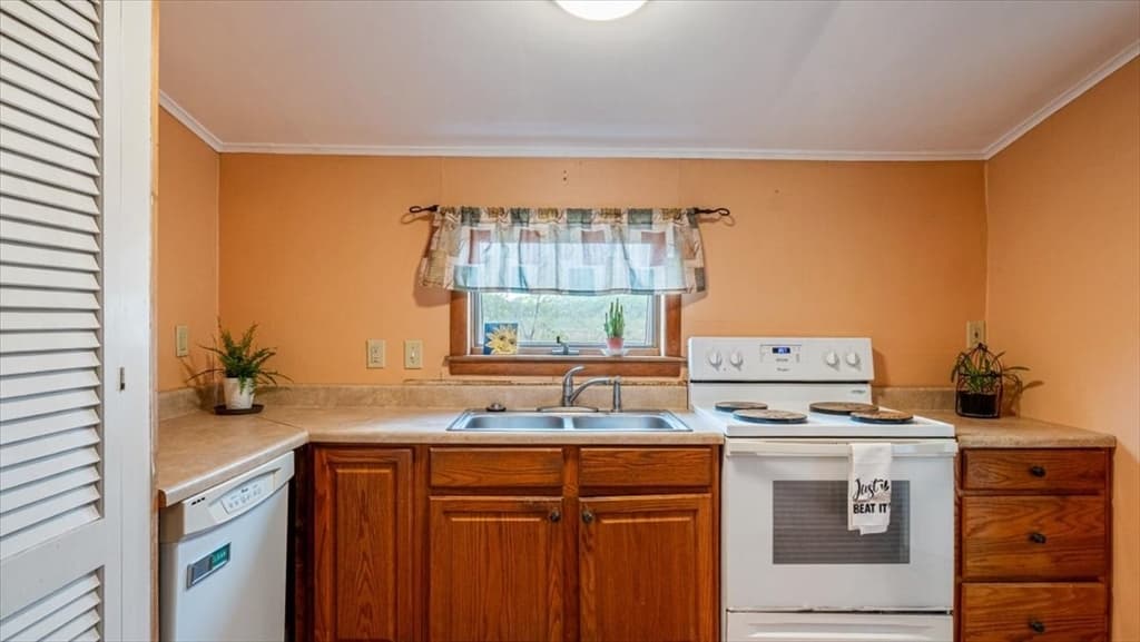 Single Family Residence at 99 Harris, Methuen MA 01844, Methuen, photo 9 of 33