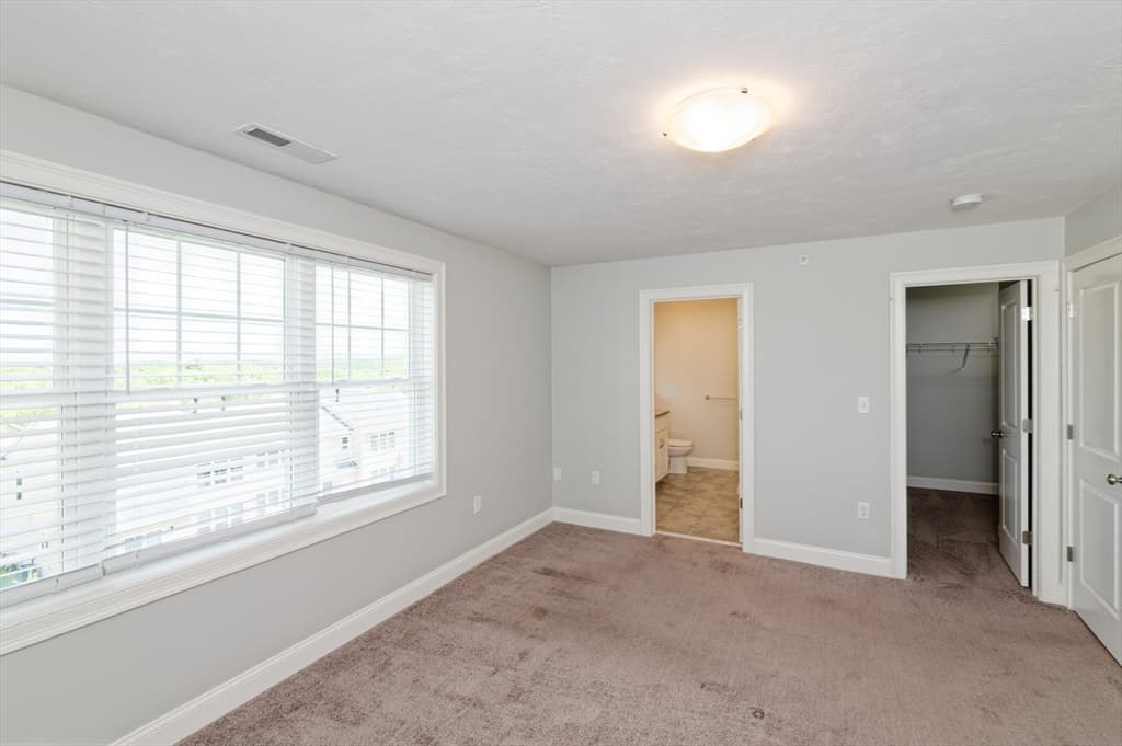 1204 Hazelwood Way # 1204, Clinton MA 01510 photo 16