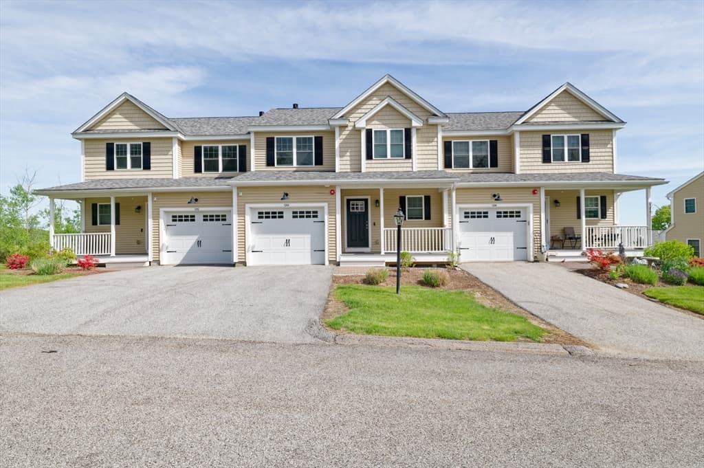 1204 Hazelwood Way # 1204, Clinton MA 01510
