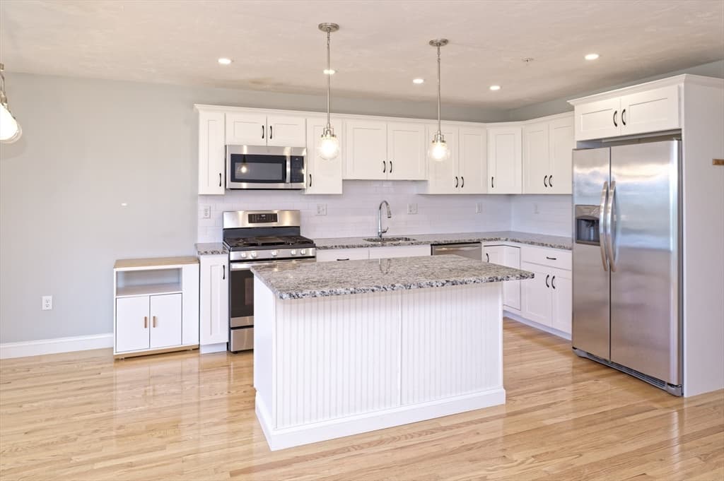 1204 Hazelwood Way # 1204, Clinton MA 01510 photo 9
