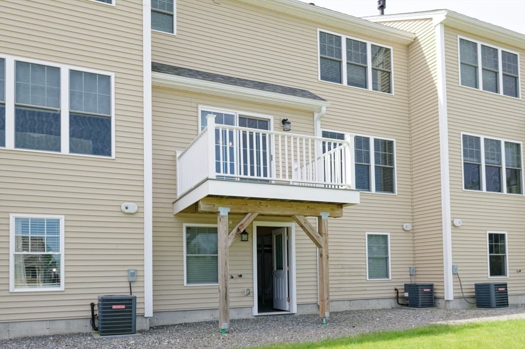 1204 Hazelwood Way # 1204, Clinton MA 01510 photo 33