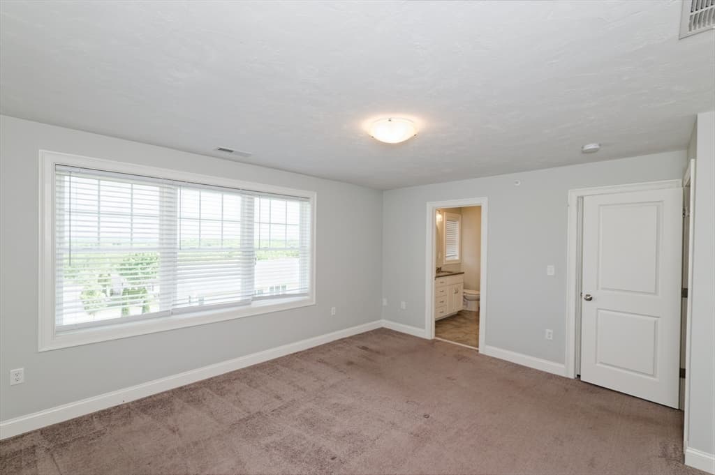 1204 Hazelwood Way # 1204, Clinton MA 01510 photo 15
