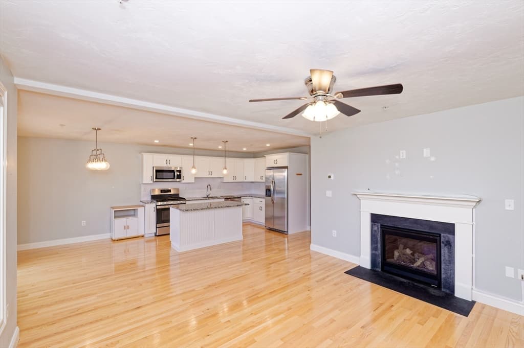 1204 Hazelwood Way # 1204, Clinton MA 01510 photo 11