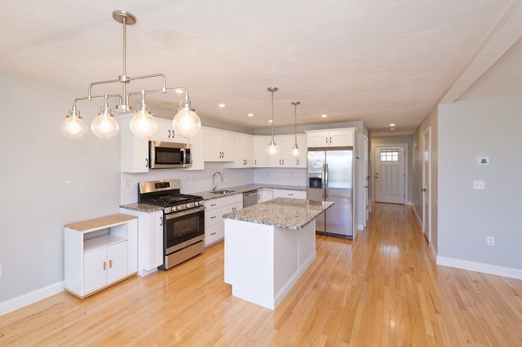 1204 Hazelwood Way # 1204, Clinton MA 01510 photo 8