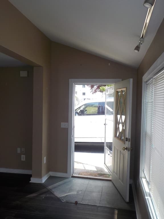 85 Maplewood Ave, Swansea MA 02777 photo 27