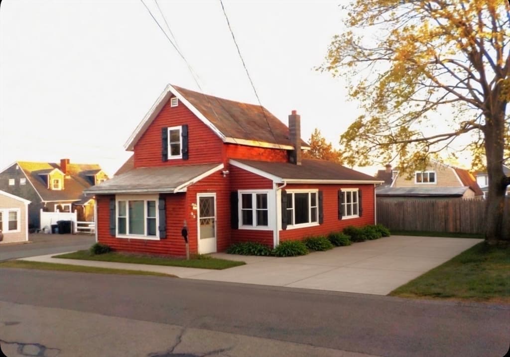 85 Maplewood Ave, Swansea MA 02777 photo 3