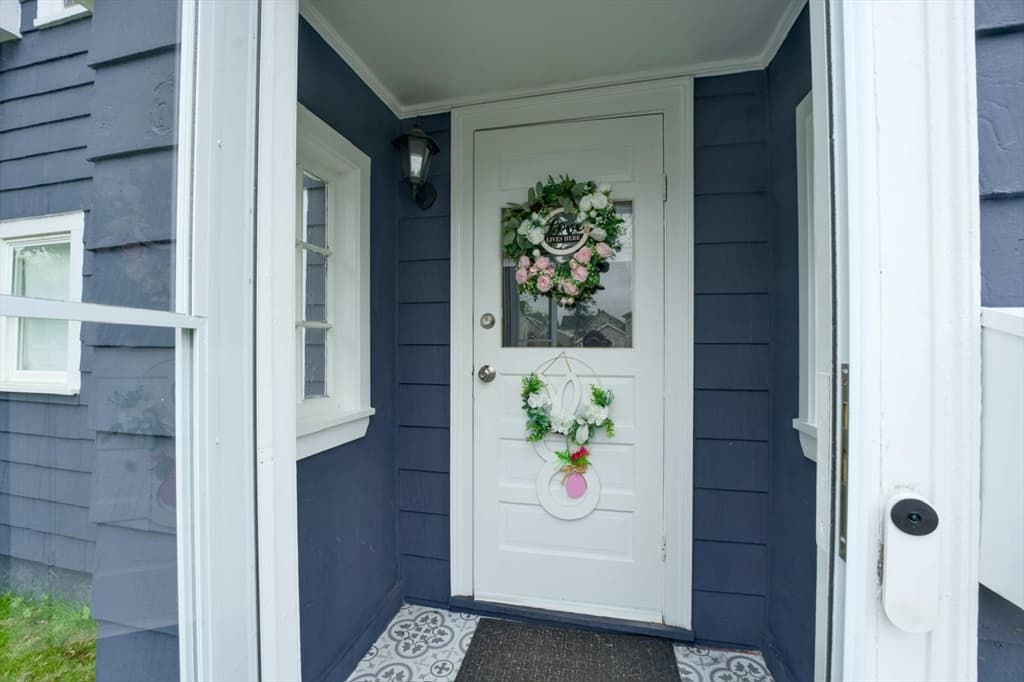 Single Family Residence at 12 Bailey St, Lynn MA 01904, photo 3 of 21