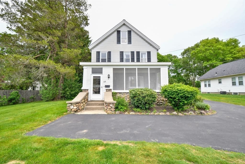 Single Family Residence at 619 N Main St, Mansfield MA 02048, photo 3 of 37