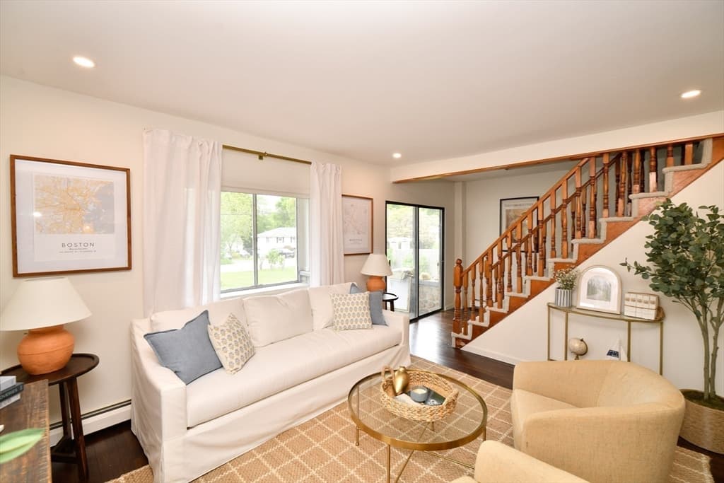Single Family Residence at 619 N Main St, Mansfield MA 02048, photo 5 of 37