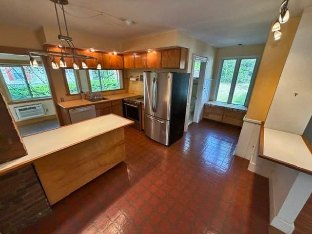 60 Massasoit, Northampton MA 01060 photo 3