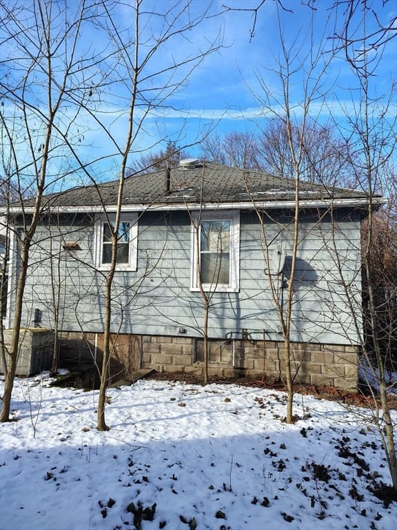 Single Family Residence at 9 Gaudette Ave, Brockton MA 02301, photo 5 of 17