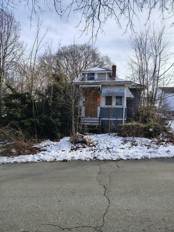 Single Family Residence at 9 Gaudette Ave, Brockton MA 02301, photo 4 of 17