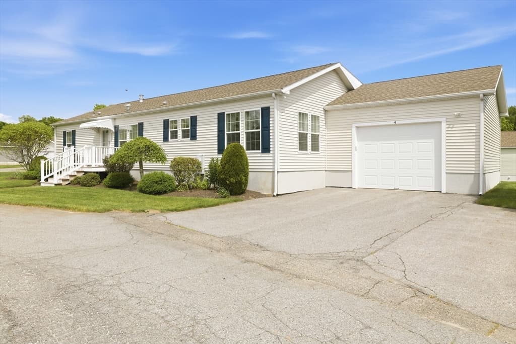 Single Family Residence at 4 Fairway Drive, Brockton MA 02301, photo 2 of 28