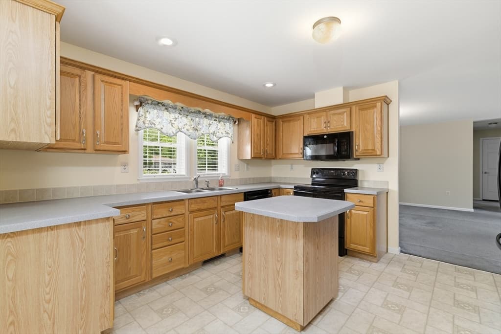 Single Family Residence at 4 Fairway Drive, Brockton MA 02301, photo 14 of 28