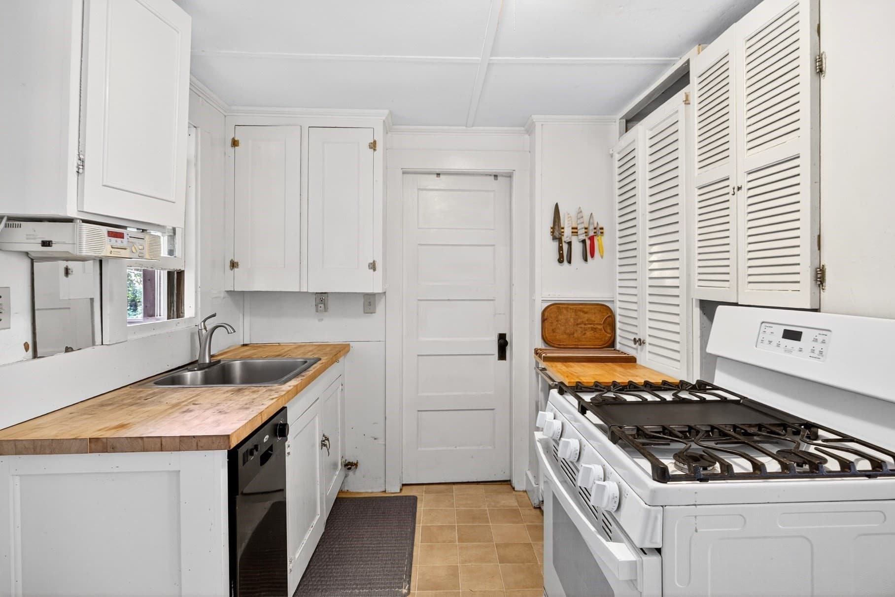 Single Family Residence at 14 School St, Falmouth MA 02543, Falmouth, photo 35 of 42