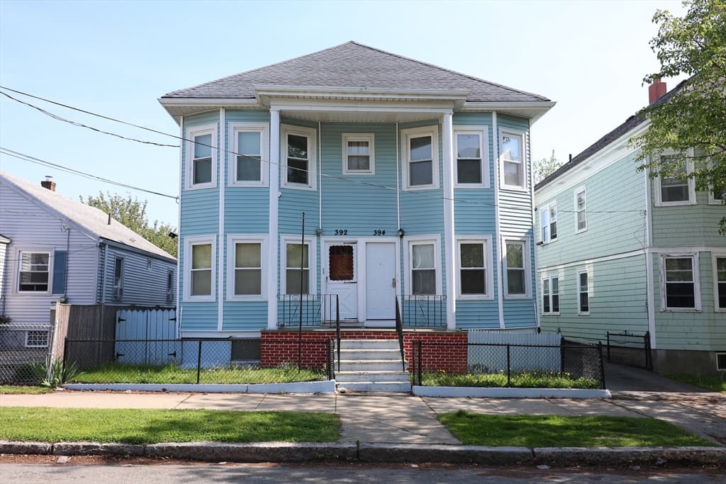 392-394 Shaw St, New Bedford MA 02745