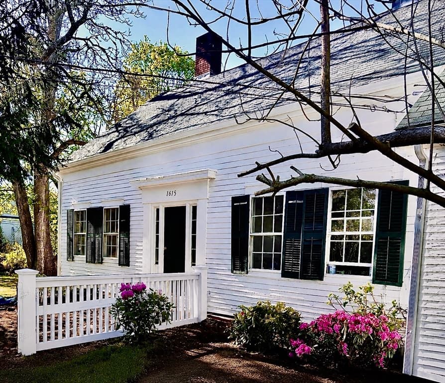 1015 Hortonville Rd, Swansea MA 02777
