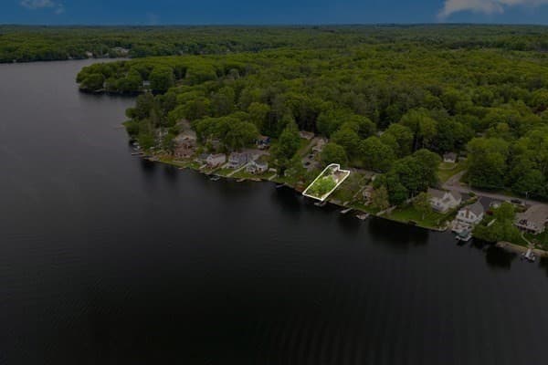 Single Family Residence at 5 1/2 W Sutton Rd, Sutton MA 01590, photo 28 of 30