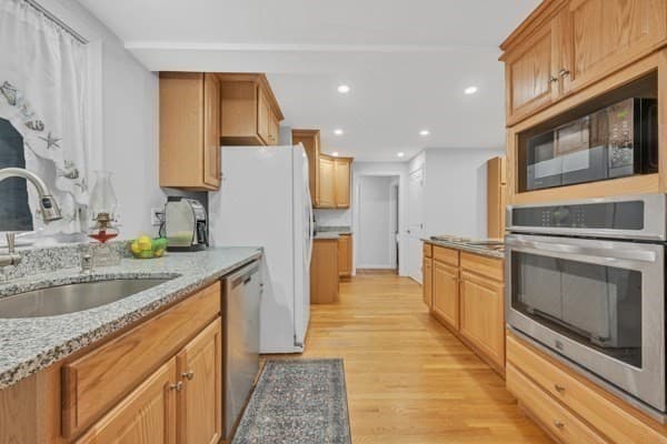 Single Family Residence at 5 1/2 W Sutton Rd, Sutton MA 01590, photo 10 of 30