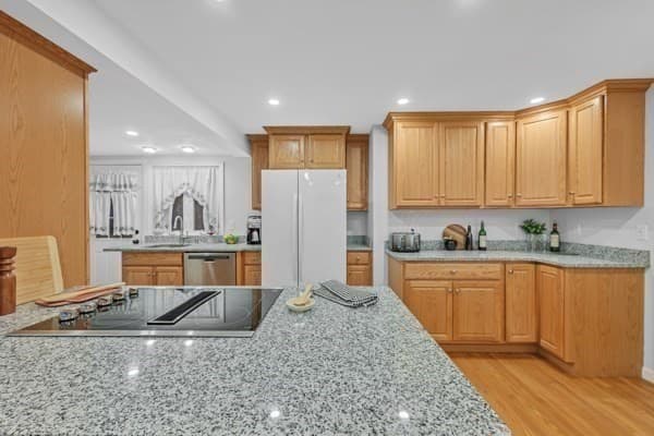 Single Family Residence at 5 1/2 W Sutton Rd, Sutton MA 01590, photo 11 of 30