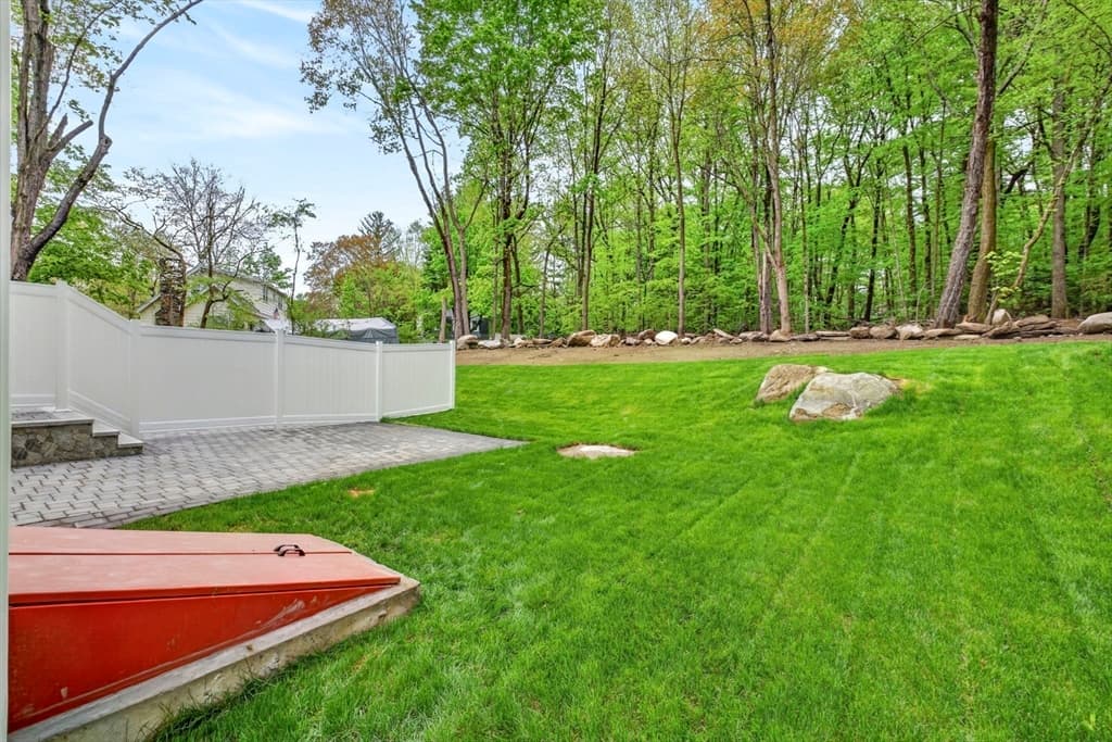 72 Westboro Rd, Grafton MA 01536