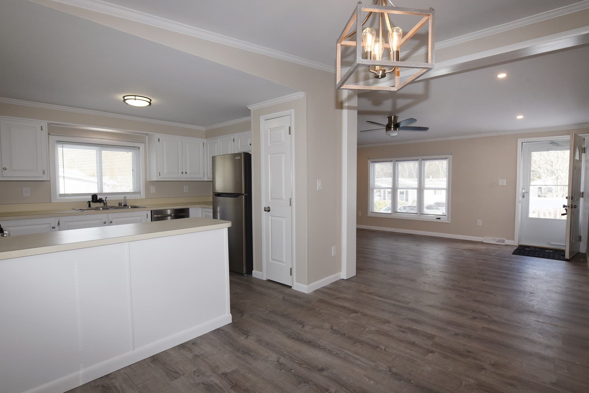 Mobile Home at 6 Canterbury Lane, Rockland MA 02370, photo 6 of 20