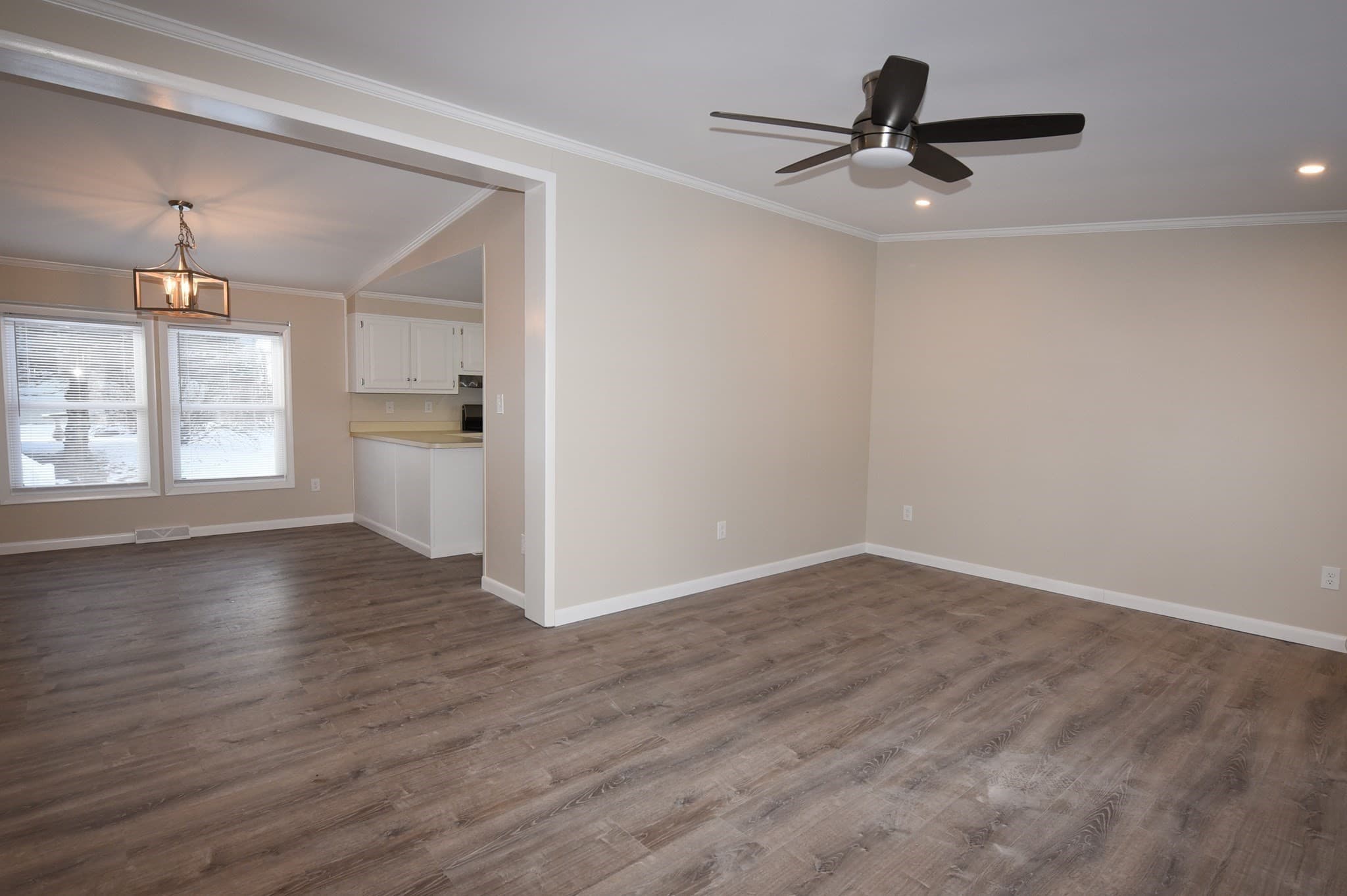 Mobile Home at 6 Canterbury Lane, Rockland MA 02370, photo 13 of 20