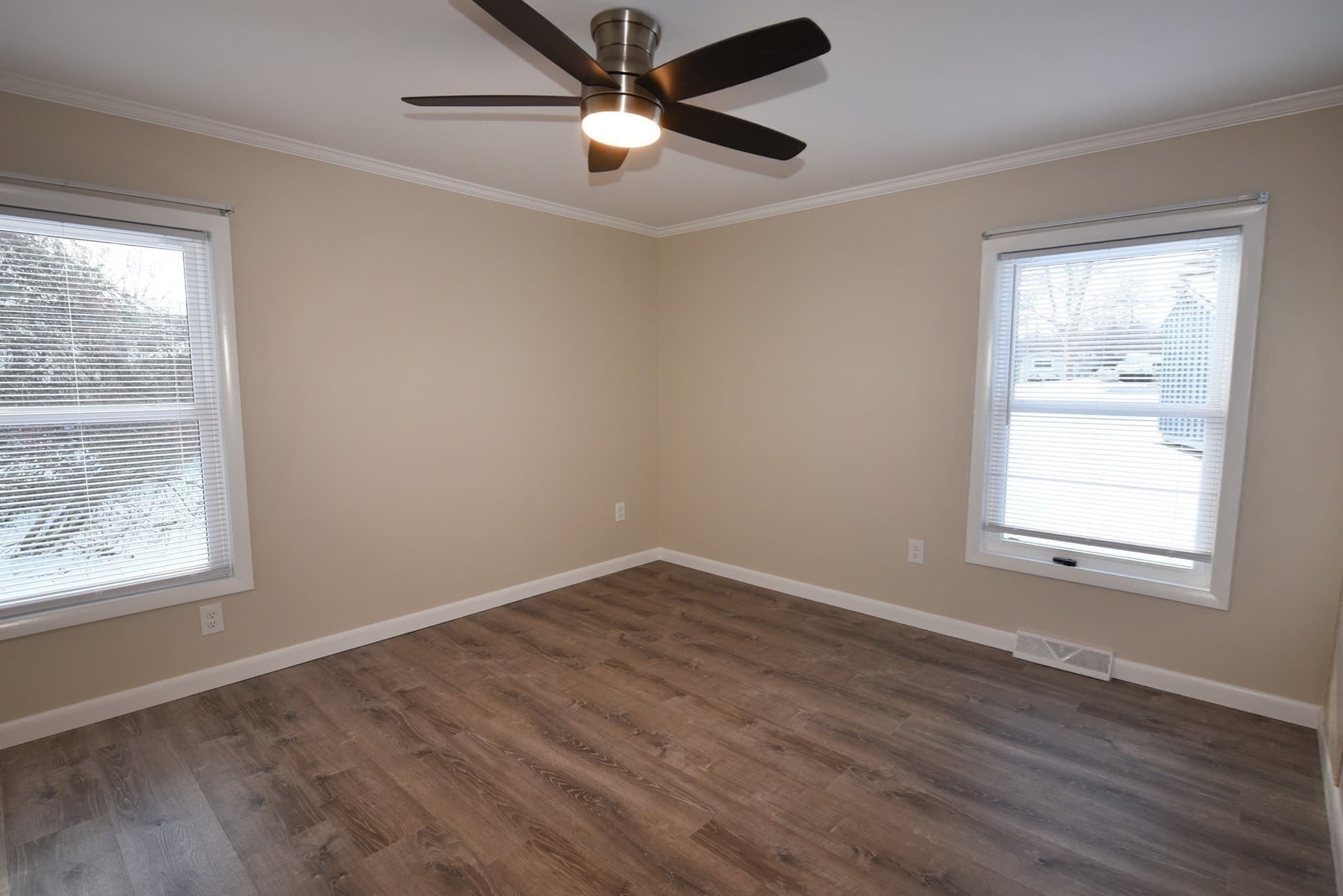 Mobile Home at 6 Canterbury Lane, Rockland MA 02370, photo 18 of 20