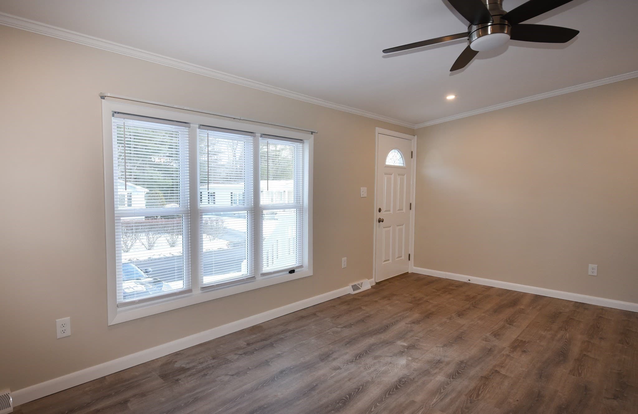 Mobile Home at 6 Canterbury Lane, Rockland MA 02370, photo 11 of 20