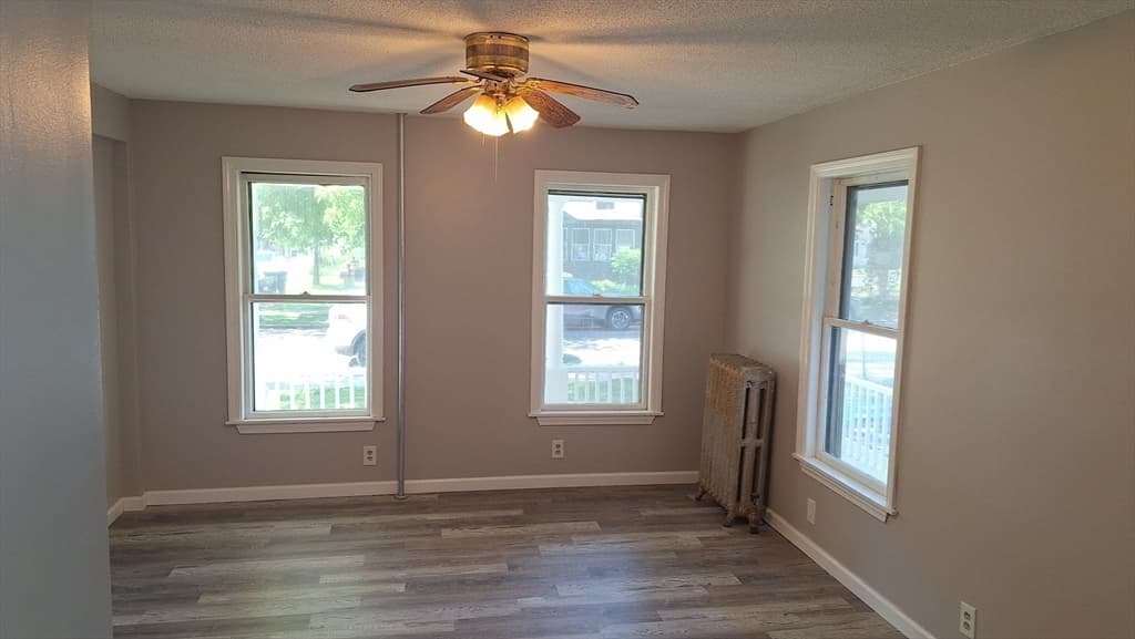 51 View St, Holyoke MA 01040 photo 6