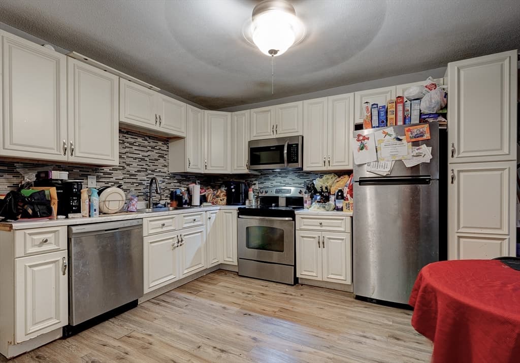 51 View St, Holyoke MA 01040 photo 12