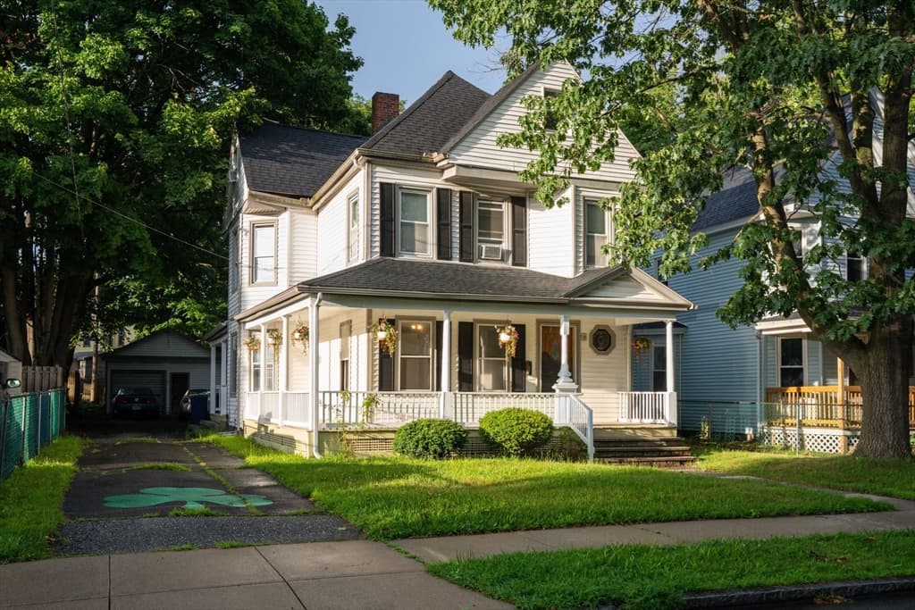 51 View St, Holyoke MA 01040